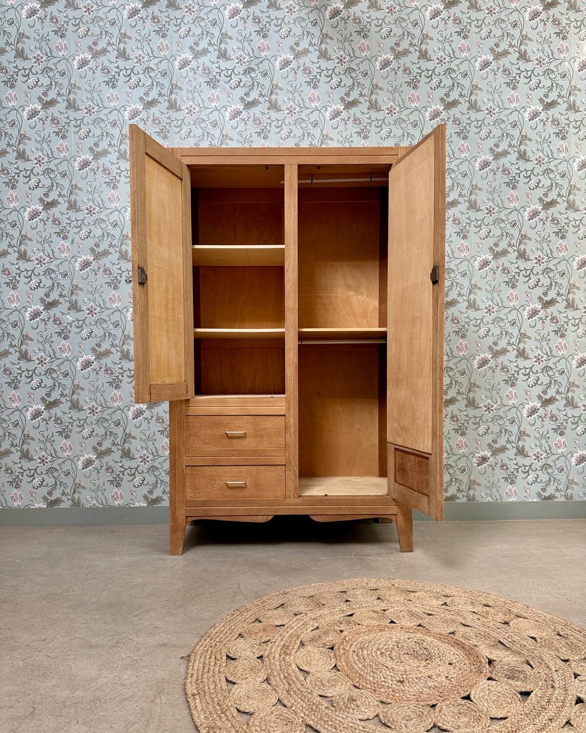 Oak wardrobe (renovated)