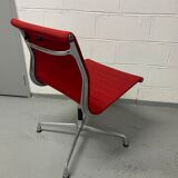 Fauteuil Eames pivotant édition Vitra