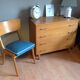 Chaise pieds compas style scandinave en hetre et simili cuir bleu / vintage années 50-60