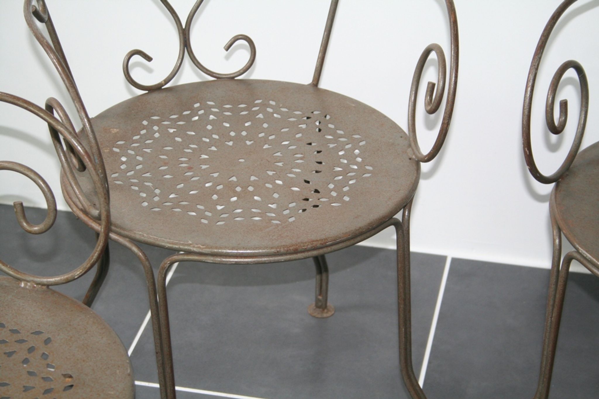 Series of 4 chairs of garden furniture wrought iron full years 60