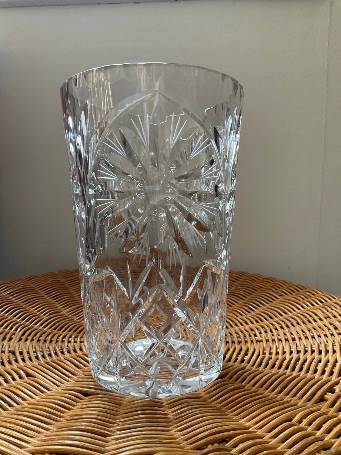 Vintage Marguerite vase in chiseled crystal
