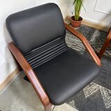 Design living room in black leather