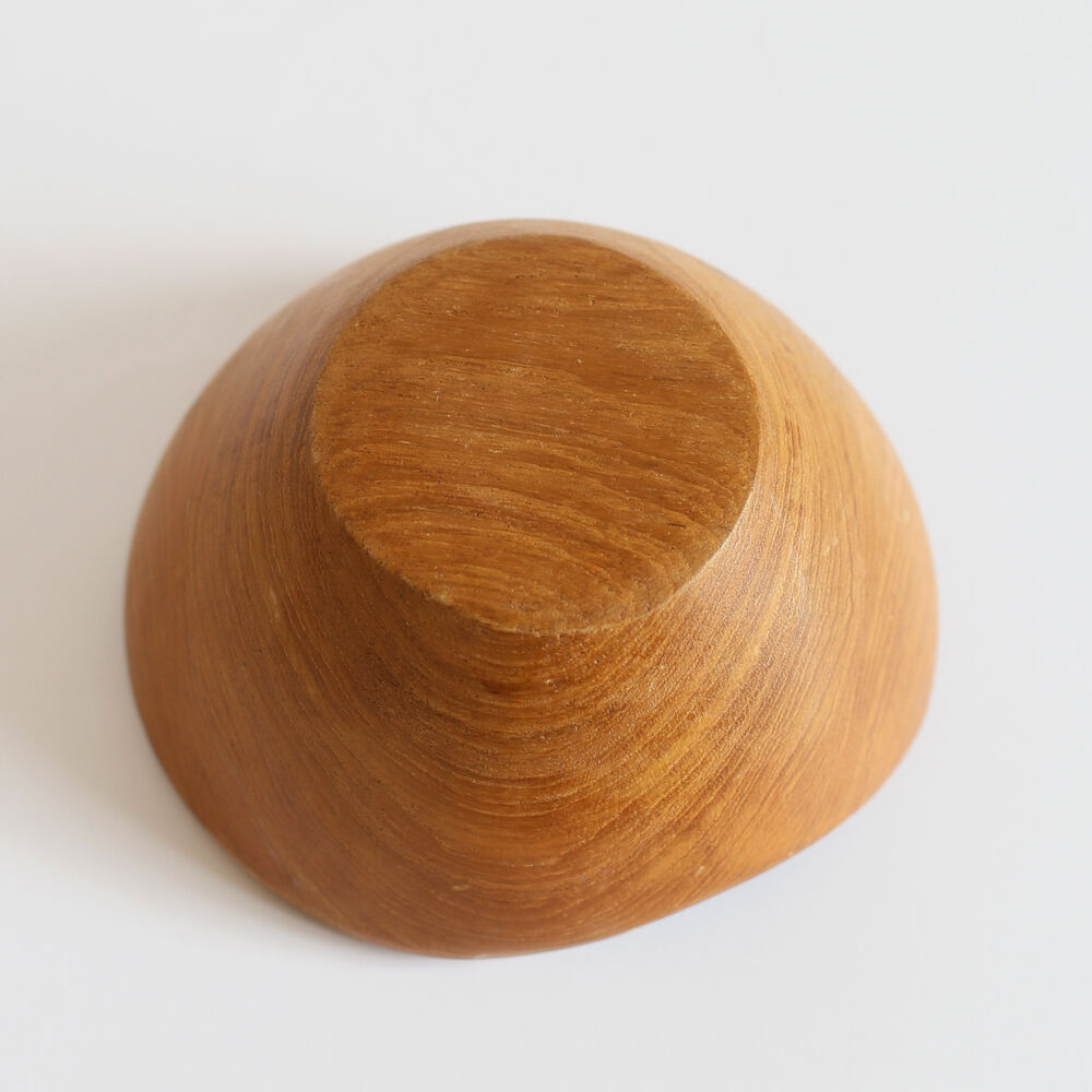 Solid wood bowl