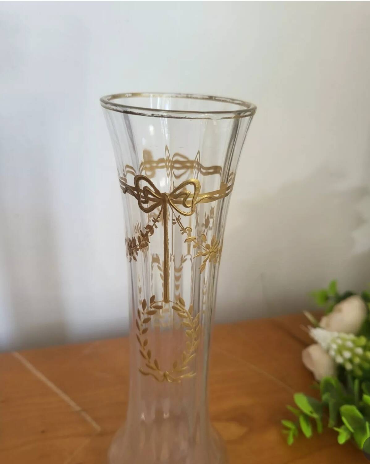 Vase en cristal doré à cotes vénitiennes
