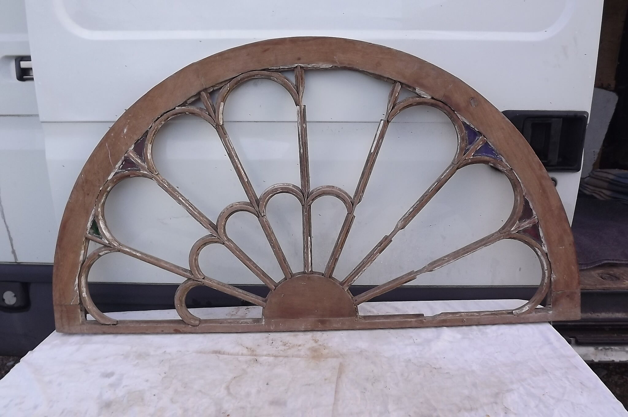 Pediment 19 th drown