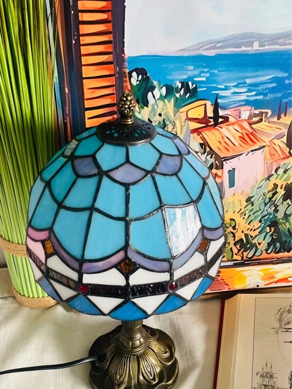 Vintage and Tiffany inspiration lamp | Coloured glass in blue & pastel pink