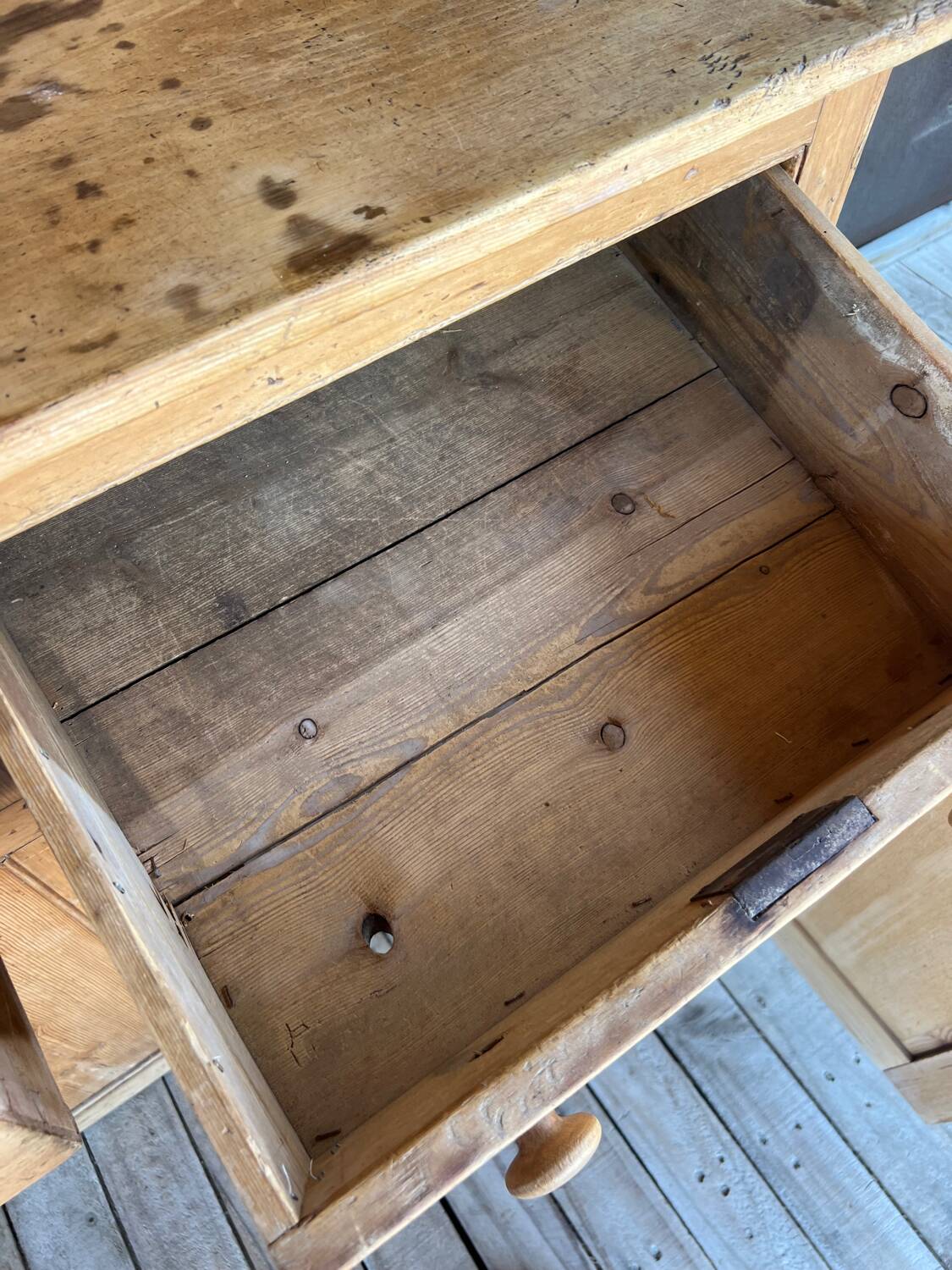 Grocery store furniture