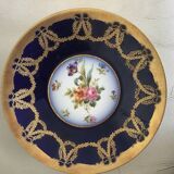 Plat en porcelaine d art A Golse