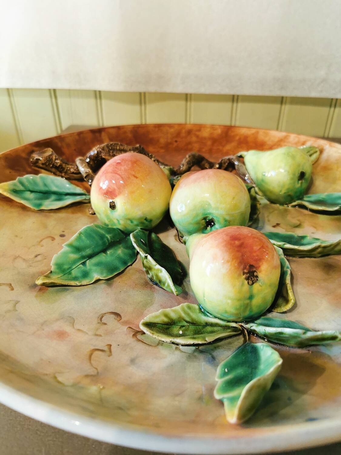 Large barbotine dish