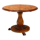 Table ancienne en loupe de noyer et incrustations en acajou, Pays-Bas, XXe siècle