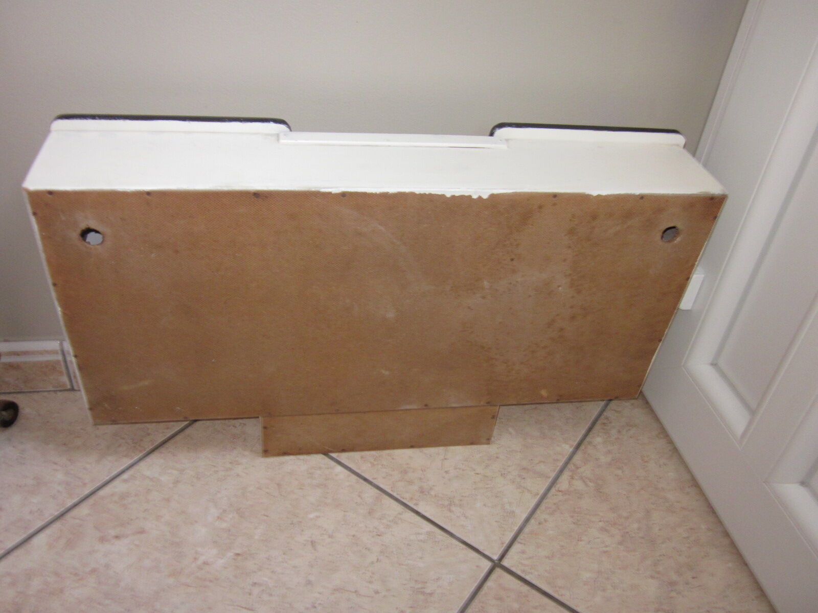Cabinet of toilet or pharmacy in formica