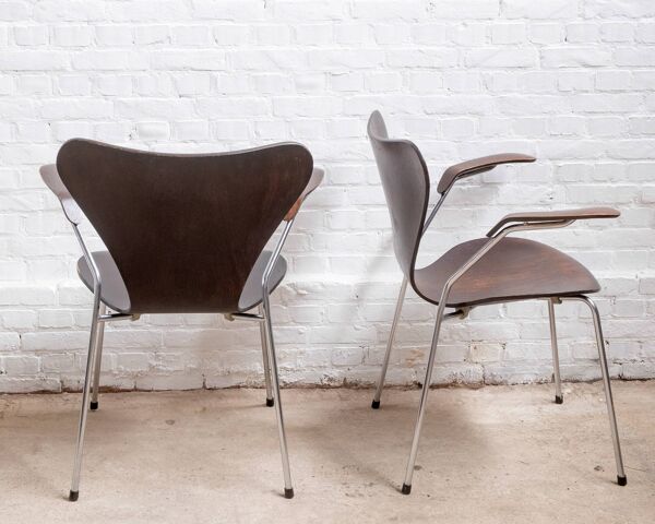Fauteuil Arne Jacobsen modèle 3207