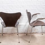 Fauteuil Arne Jacobsen modèle 3207