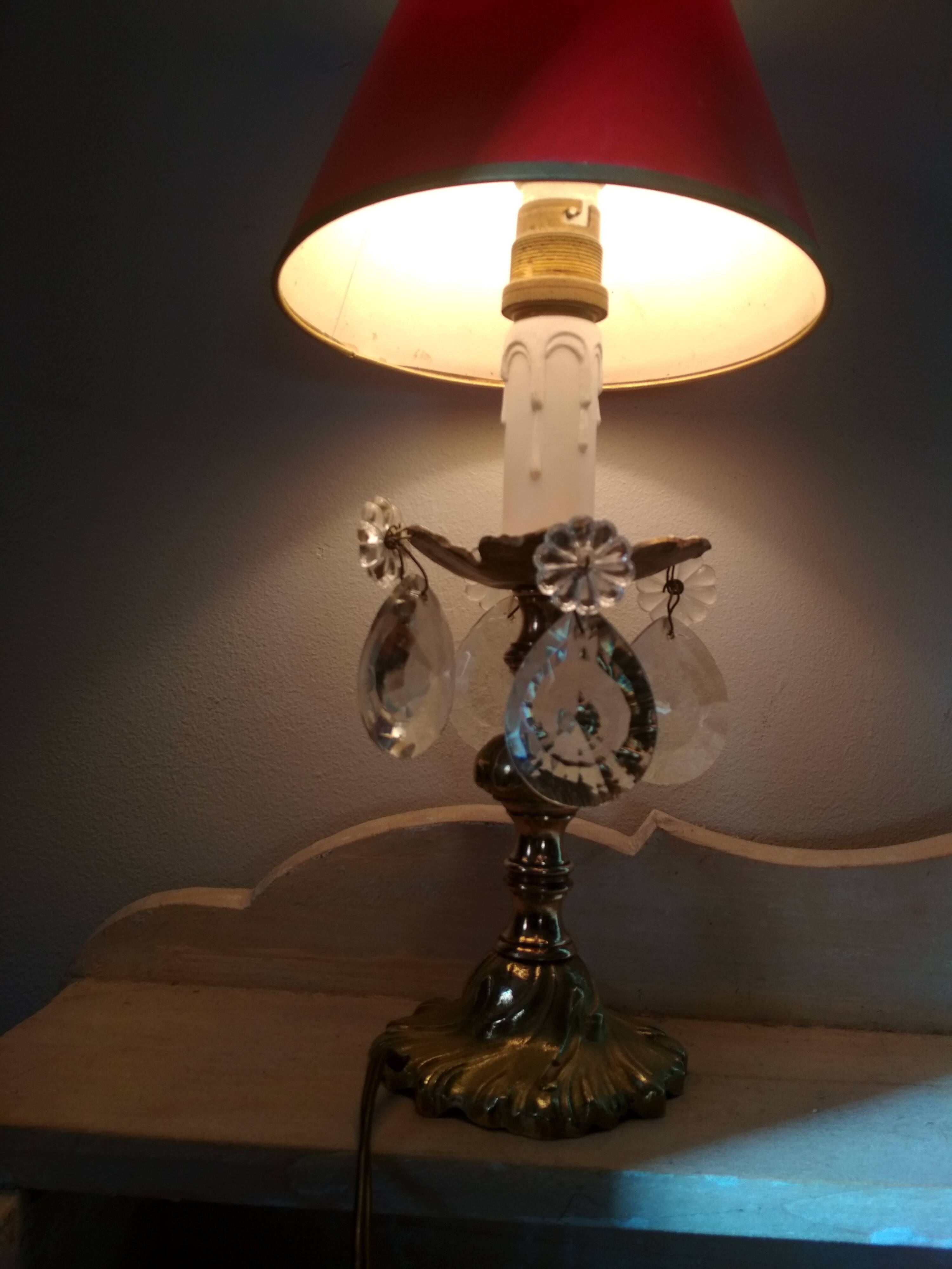 Rococo lamp, chiseled bronze base, fake candle and crystal pendants