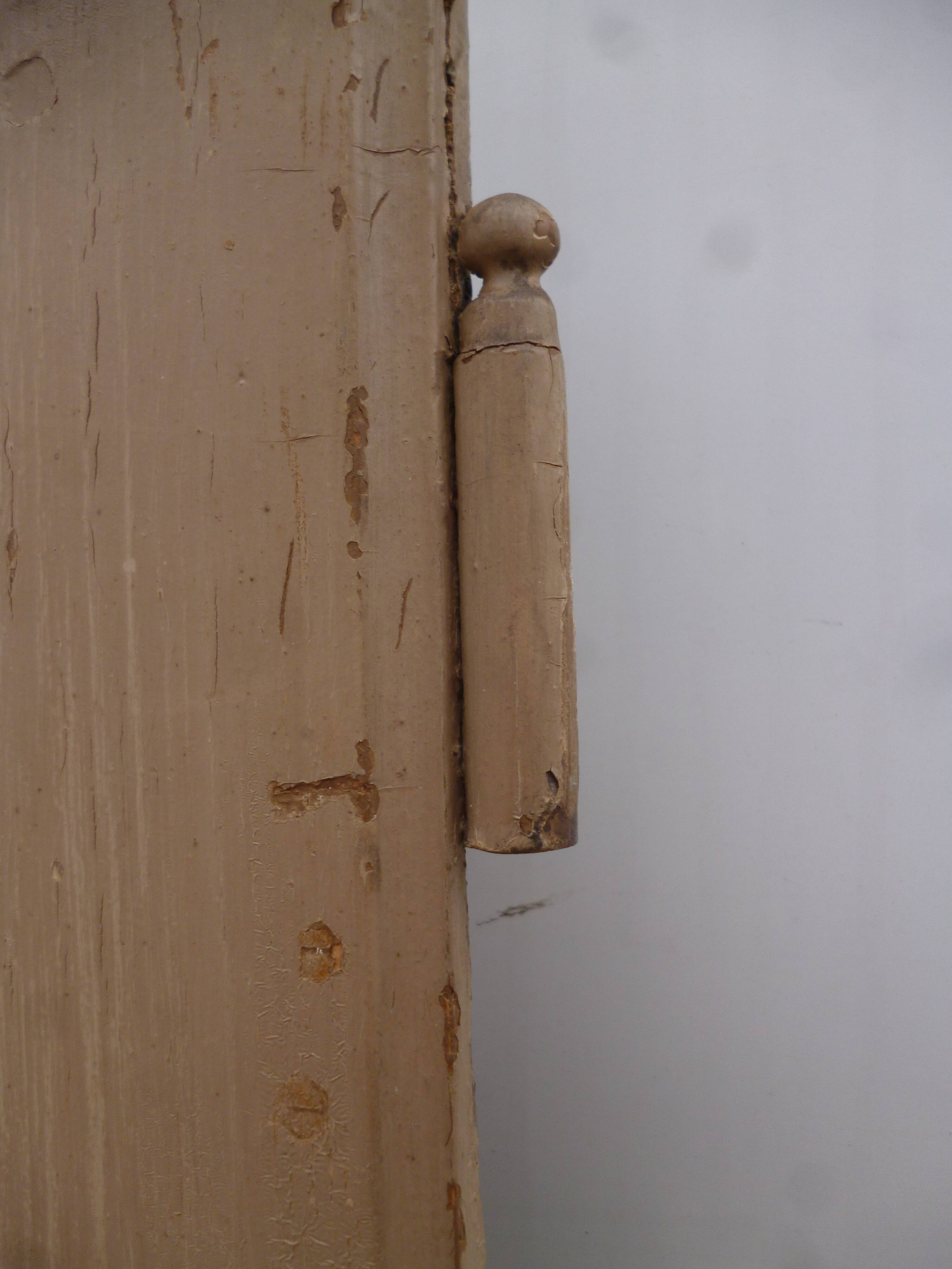 Old door beige patina