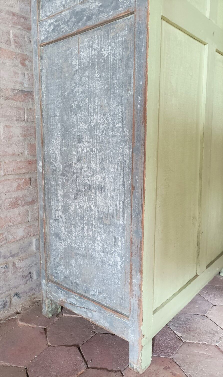 Armoire parisienne