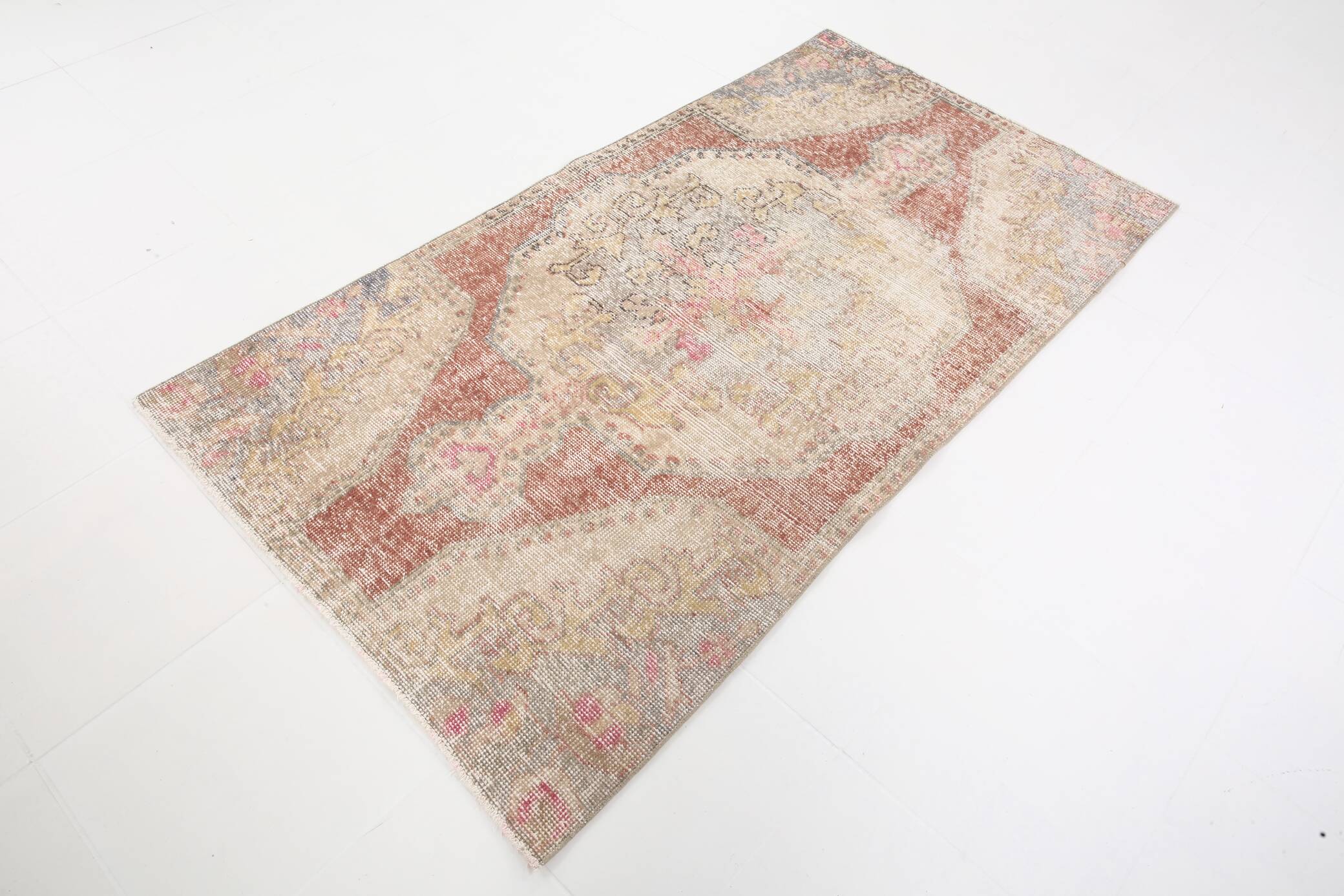 Vintage Red & Cream Oriental Turkish Rug, 110x199Cm