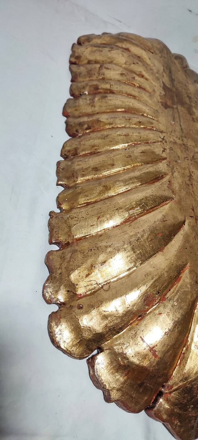 Centro de mesa de madera y pan de oro. España, 1930s.