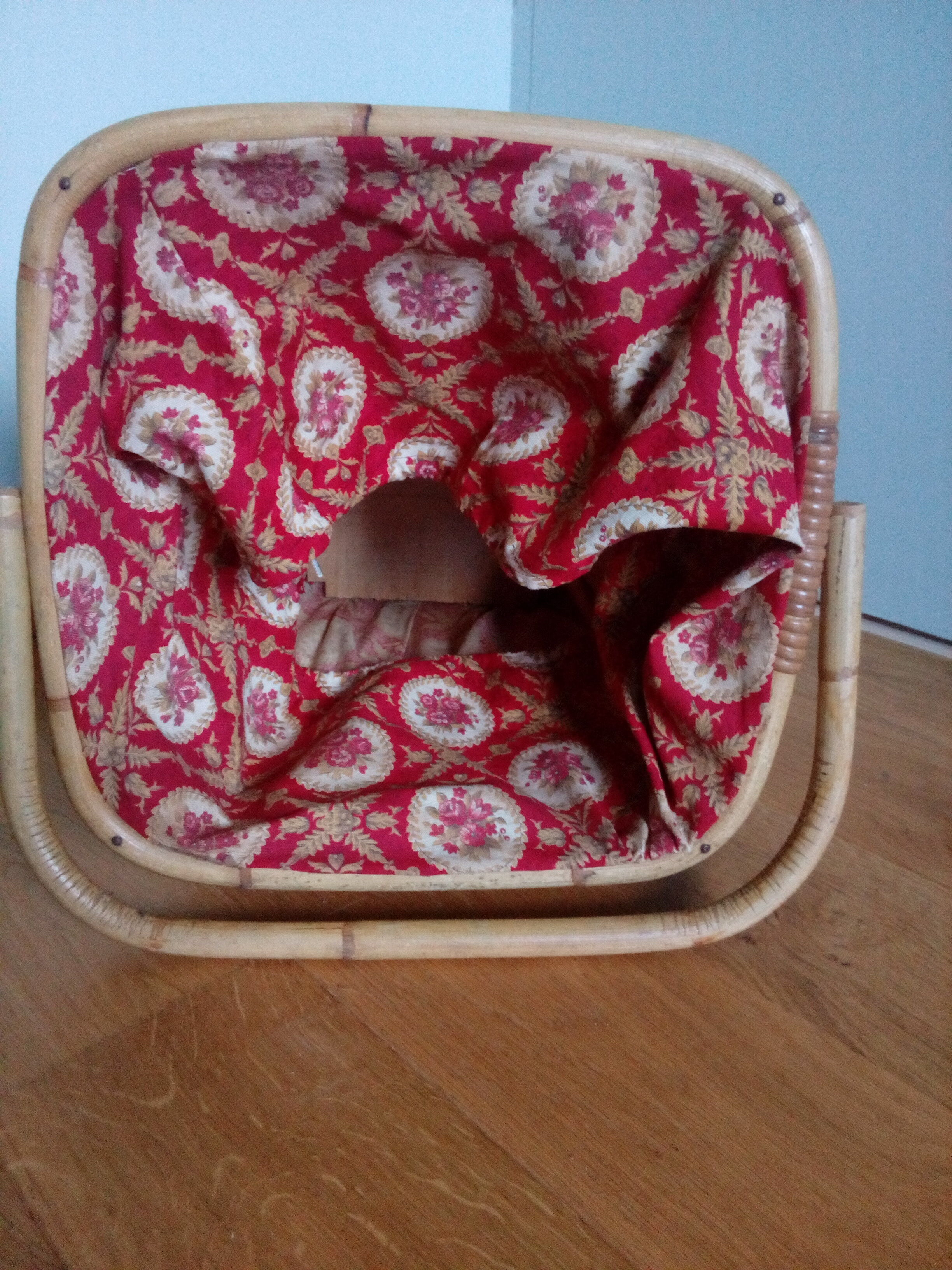 Square-shaped 1960s wicker knitting cart worker