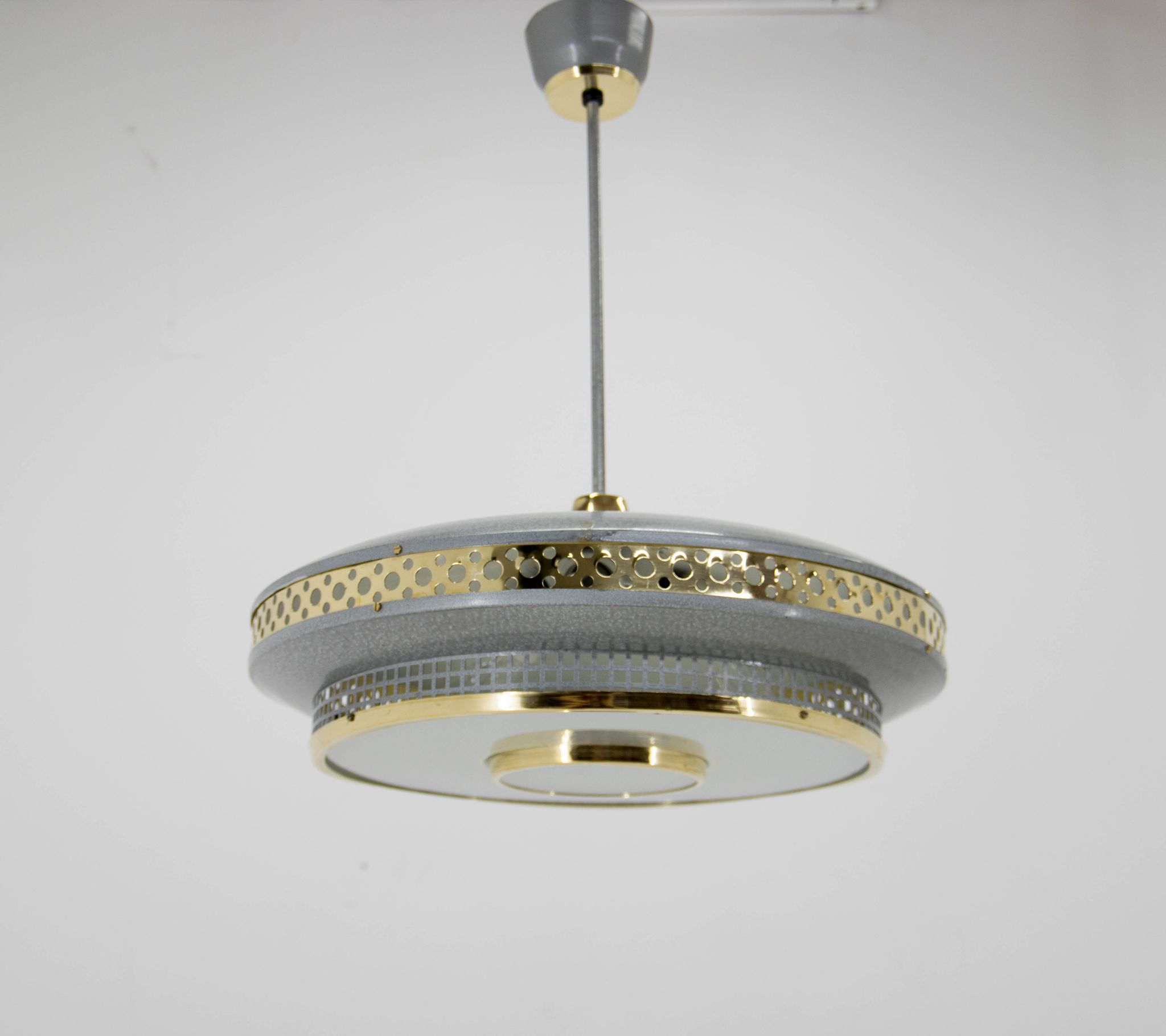 Suspension en métal de l’ère spatiale par Ludib Bratislava, Tchécoslovaquie, années 1960
