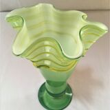 Vase en verre opaline