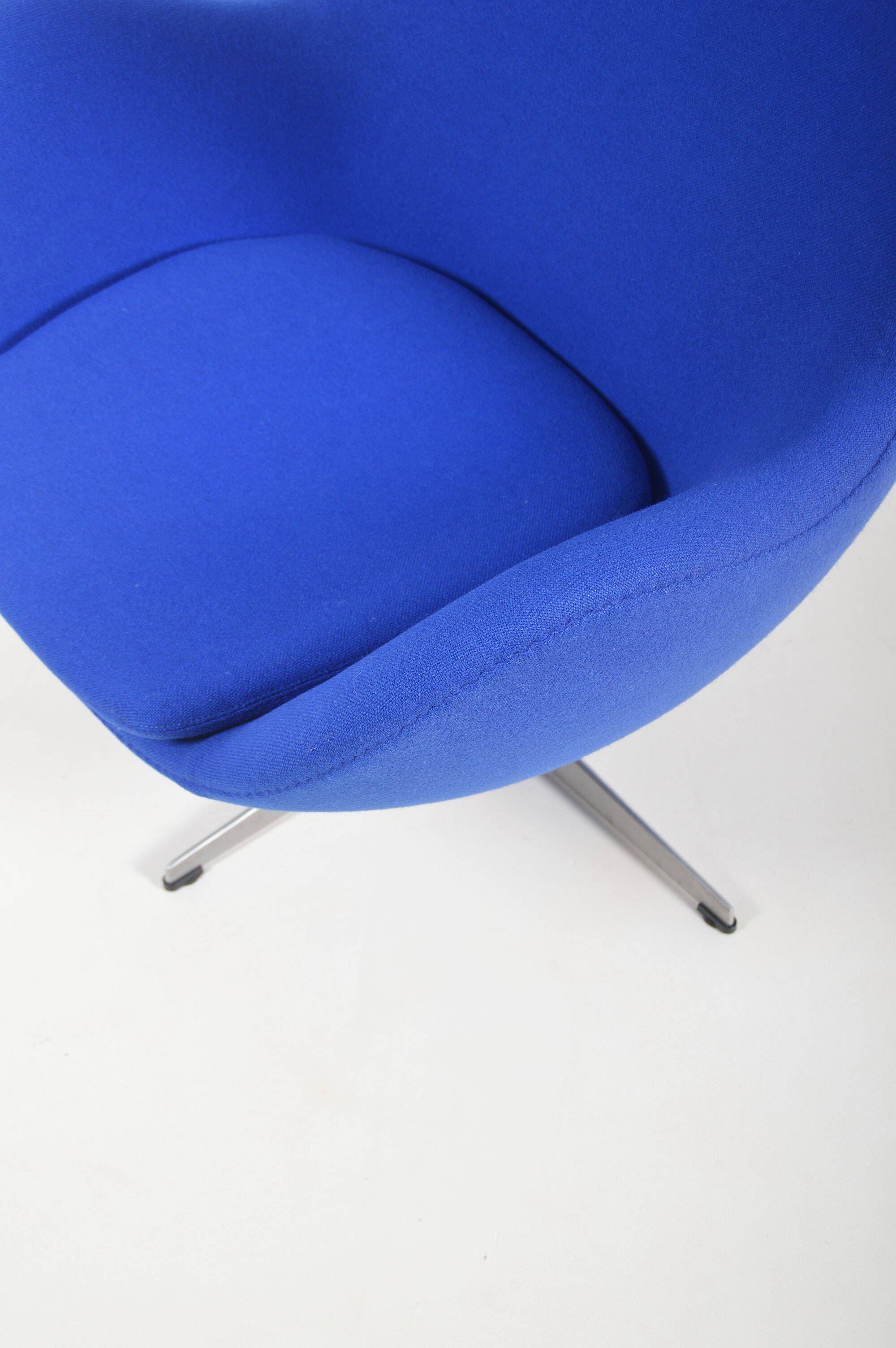 Egg Chair designed by Arne Jacobsen for Fritz Hansen