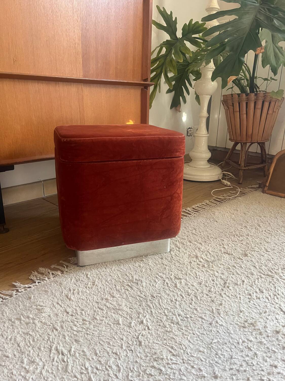 70s pouffe trunk