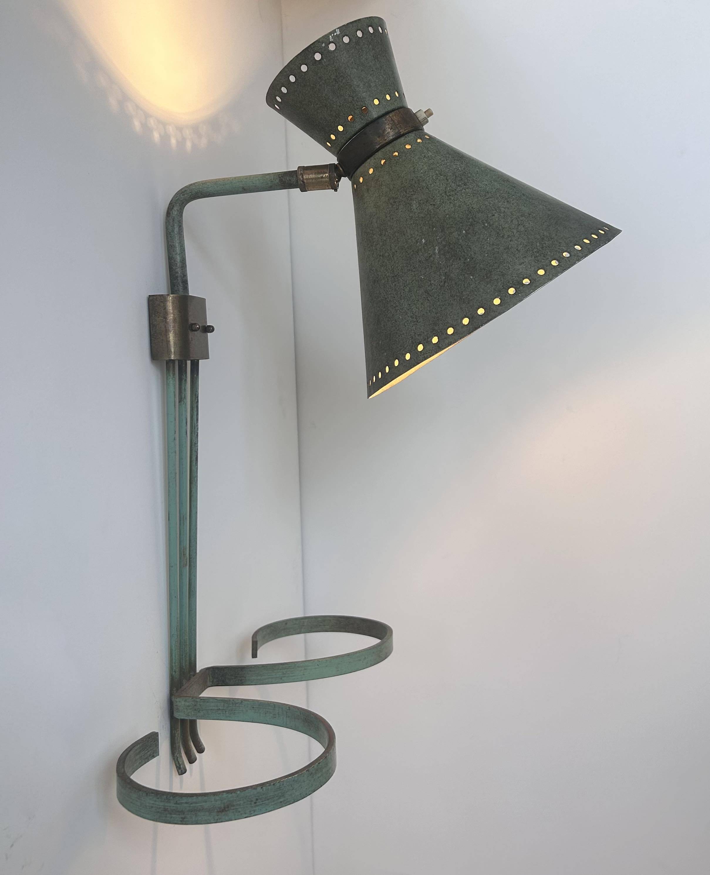 Vintage adjustable wall lamp, brass and patinated green, Italy 1950