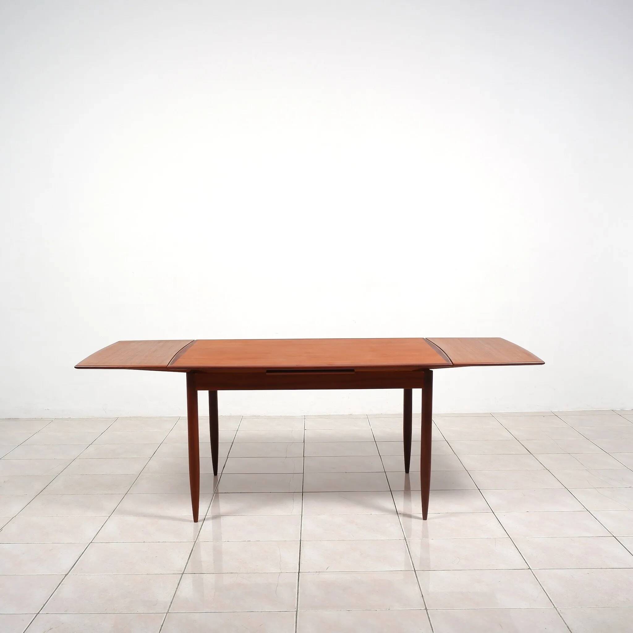 Table à manger extensible en teck par Wiesner & Hager, Autriche