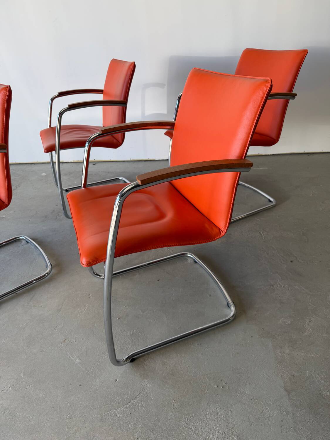 Set of 4 designer chairs by Erik Munnikhof for Leolux in chrome.