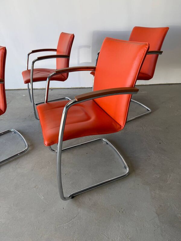 Série de 4 chaises design de Erik Munnikhof pour Leolux en chrome