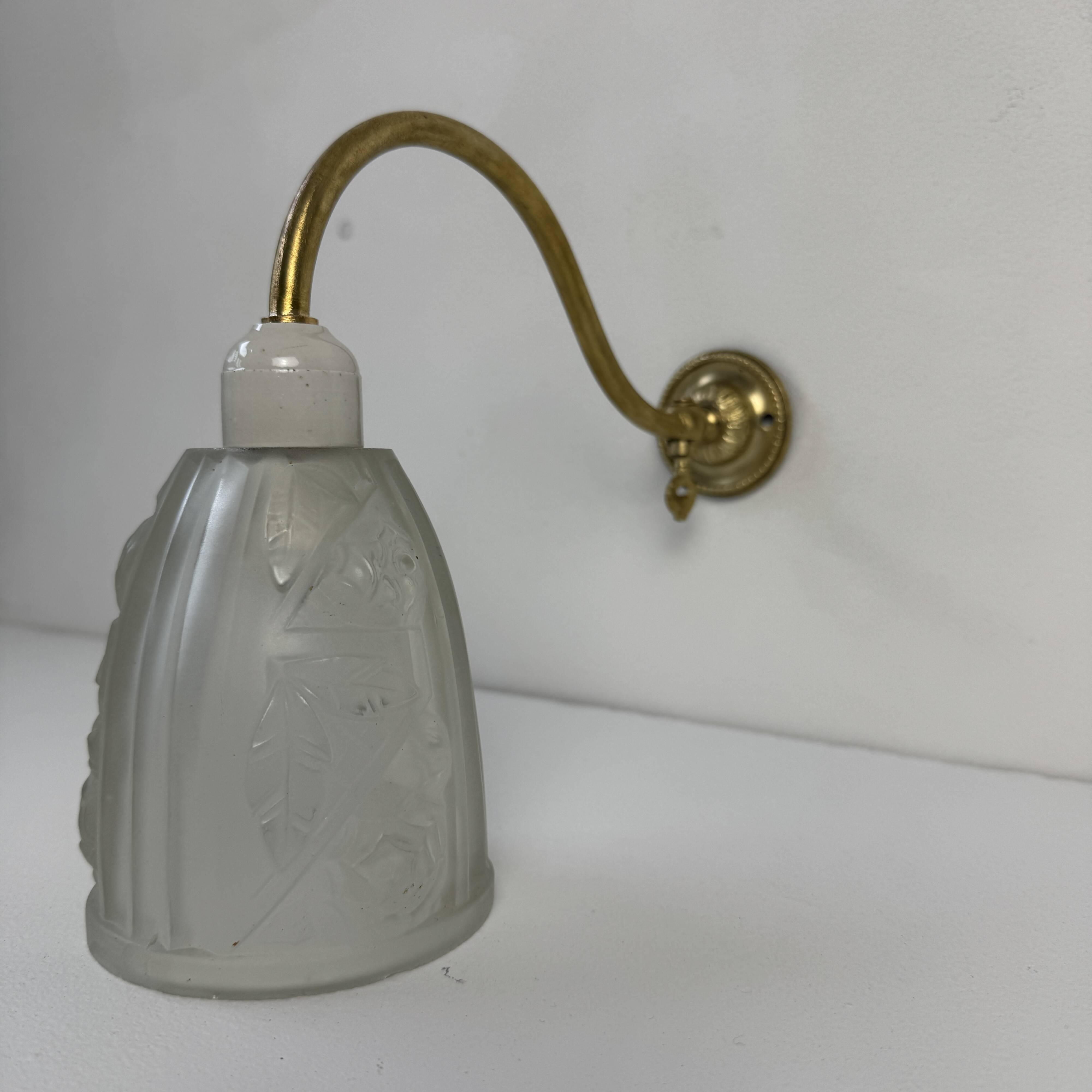 ANTIQUE ART-DECO VINTAGE WALL LAMP