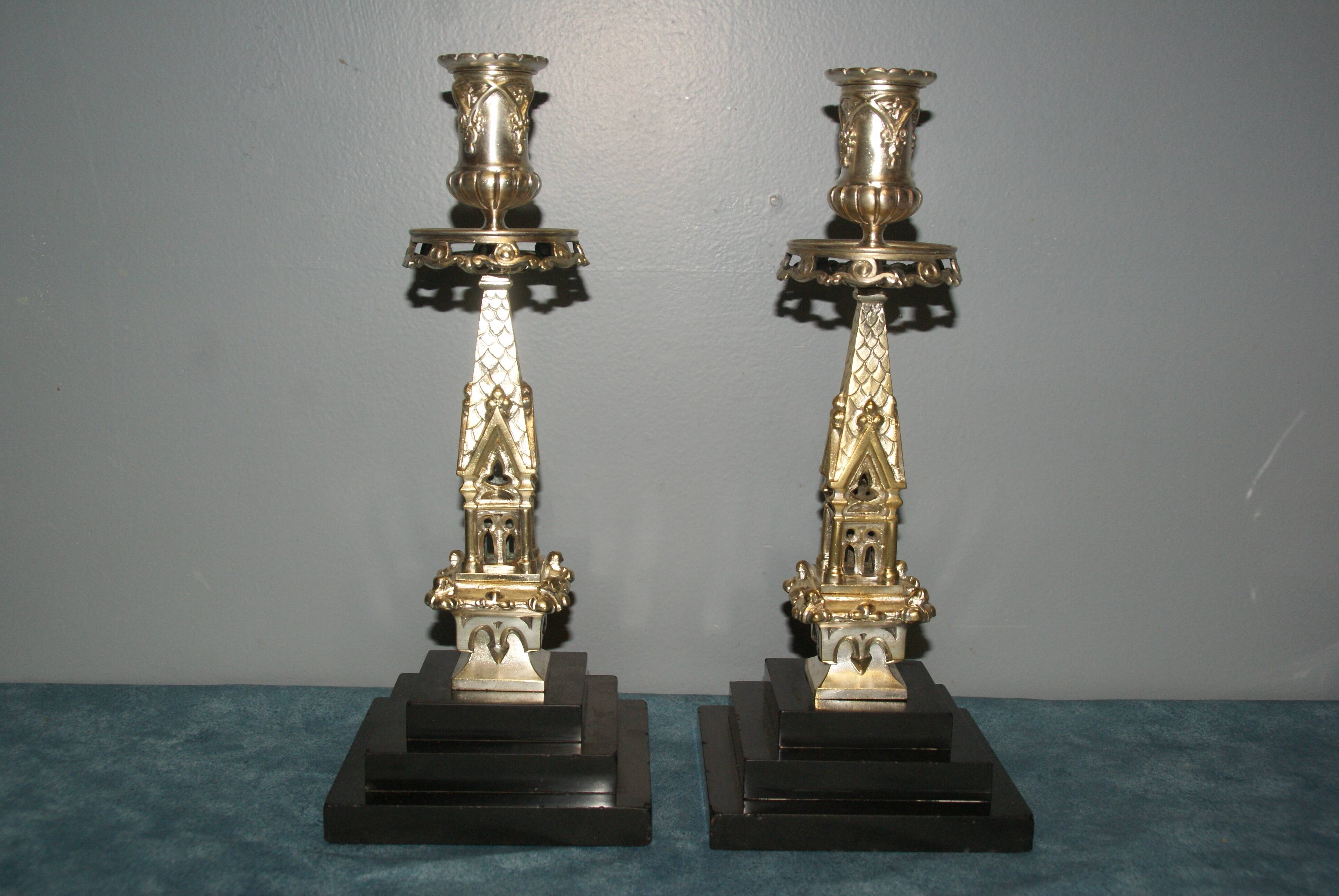 Rare paire de chandeliers en bronze XIX siècle