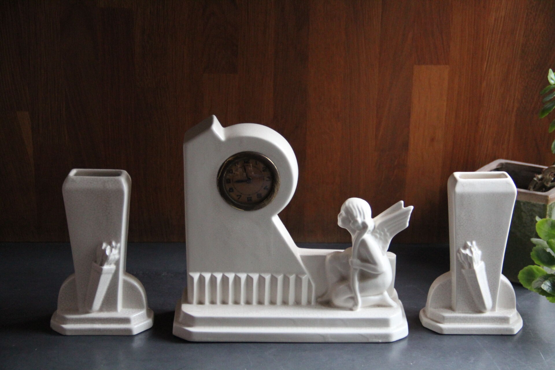 Clock pendulum art-deco fireplace decoration