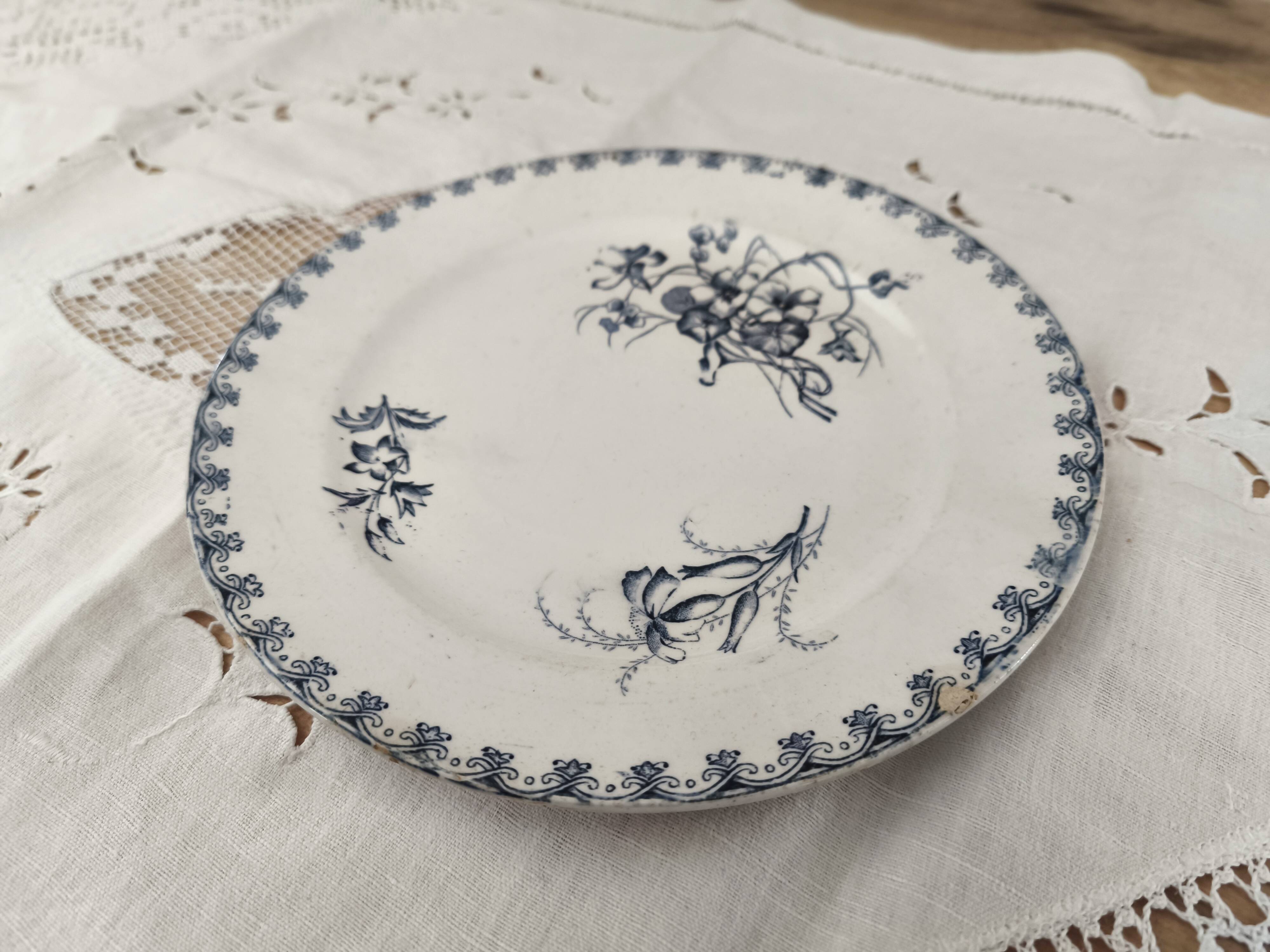 Art Nouveau dessert plate Terre de Fer U&C Sarreguemines model Véga