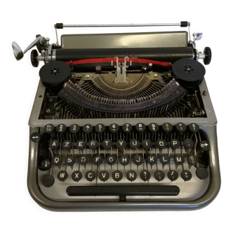 Old Curtet typewriter