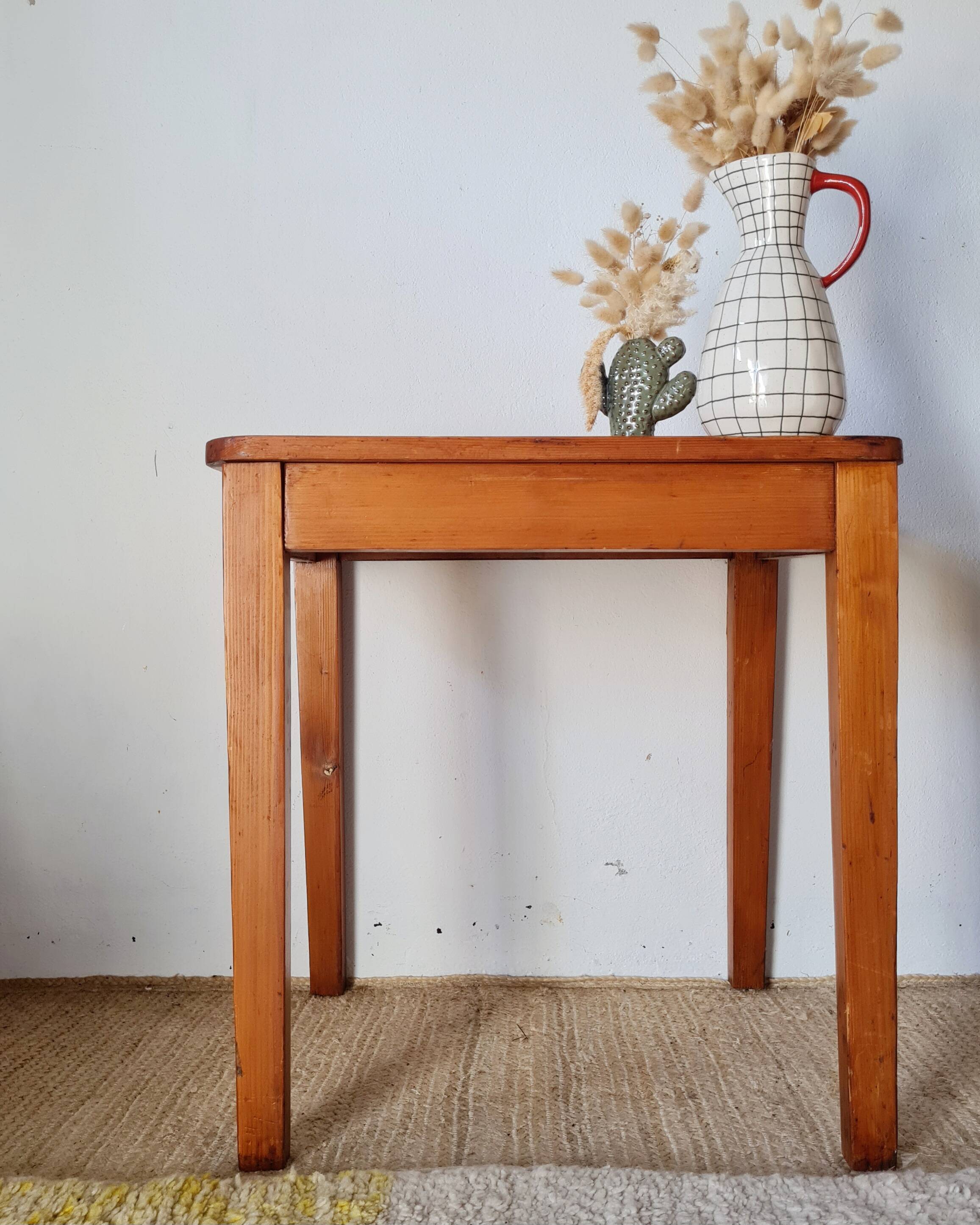 Petite table ou bout de canapé en bois