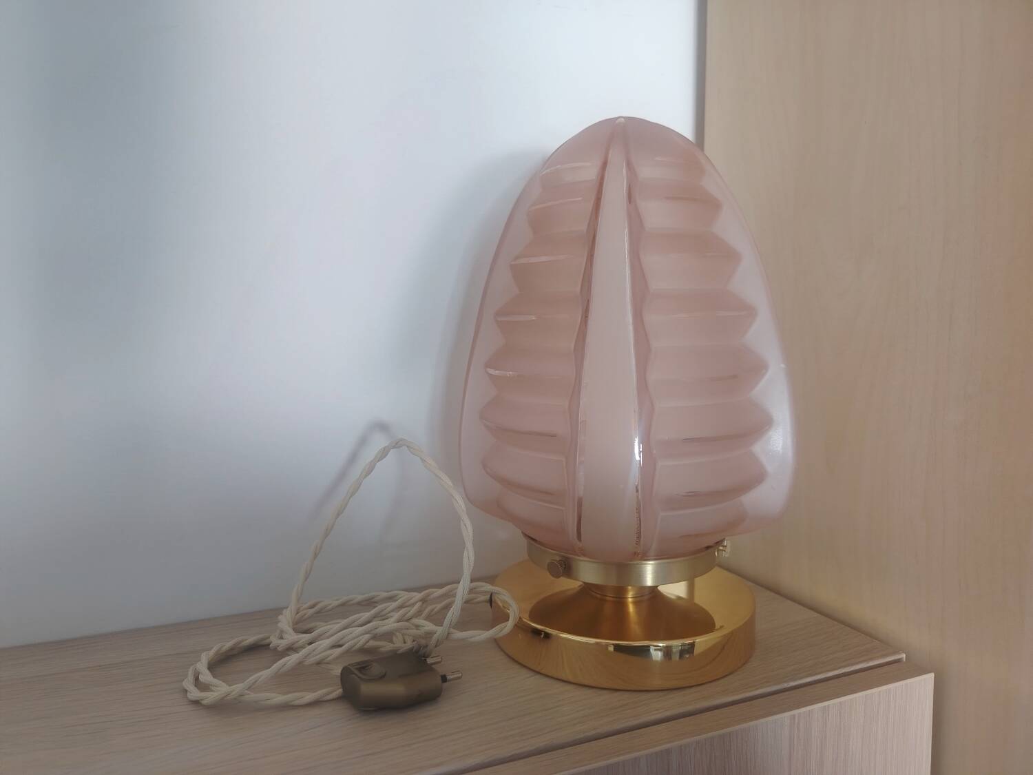 Skyscraper rose a touch lamp