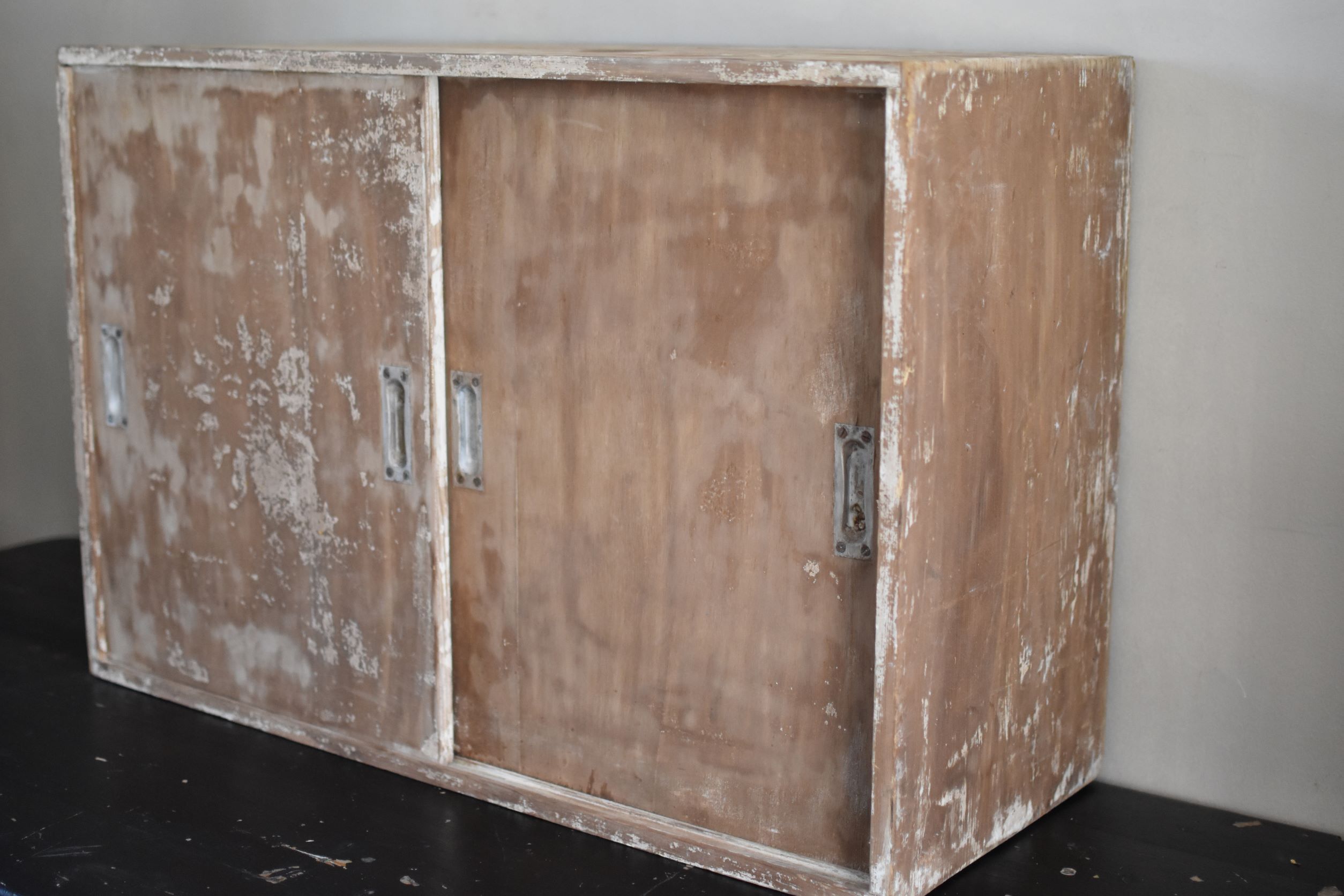 Slide cabinet / wall box