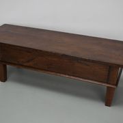 Table basse rustique en châtaignier de style campagnard espagnol du XIXe siècle