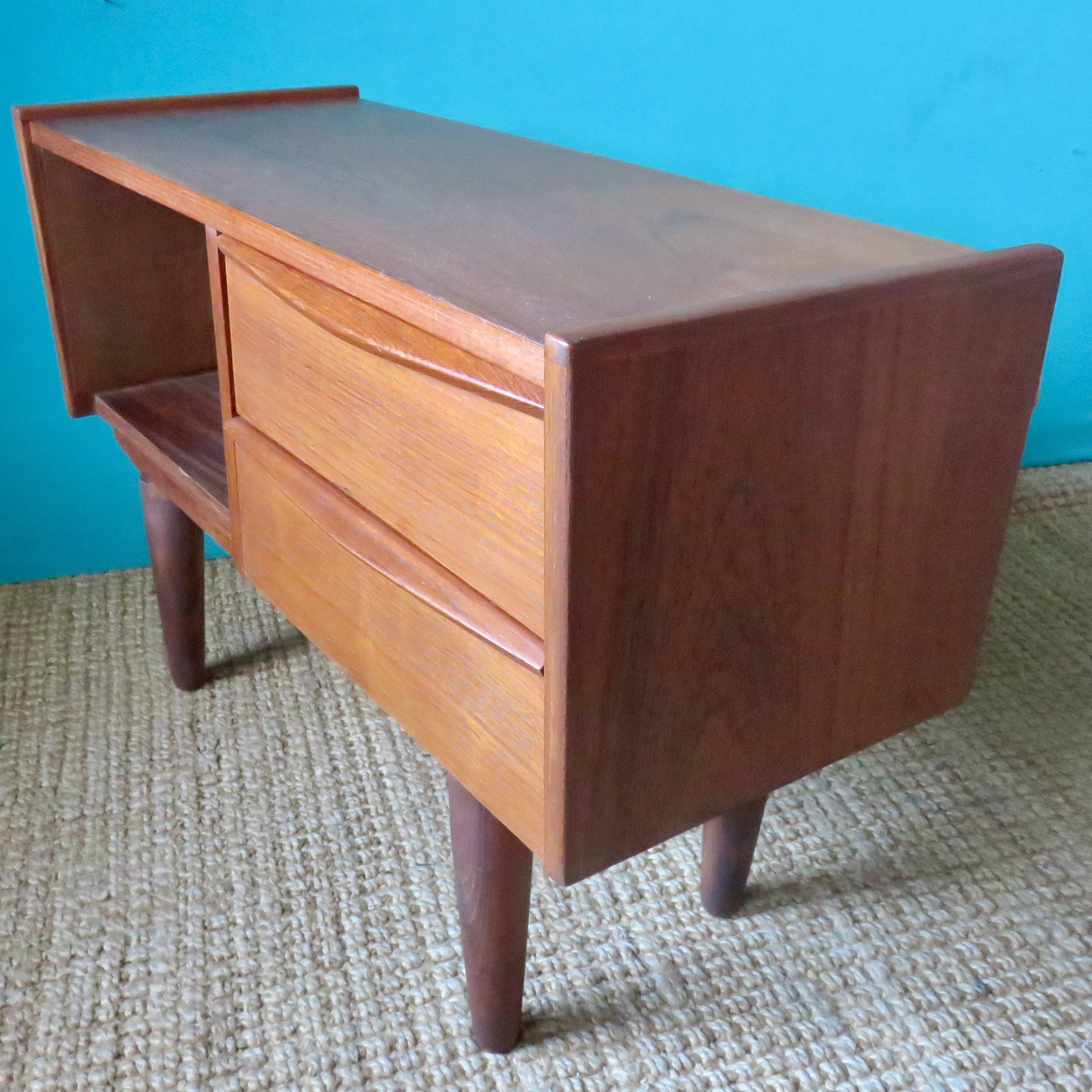 Small chest of drawers or entrance console in teak. Denmark 1960