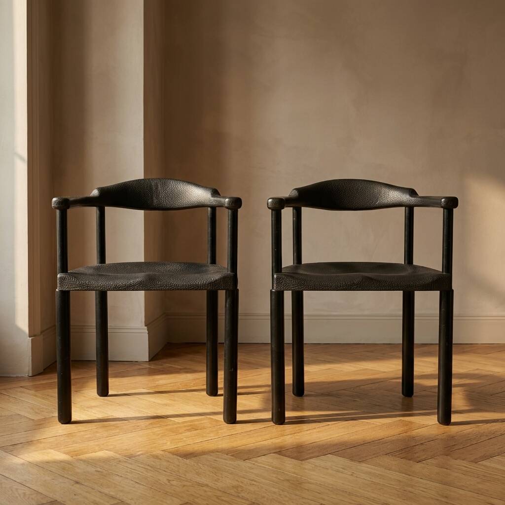 Paire de fauteuils postmodernes noirs, en plastique moulé, années 1980, Europe