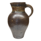Grand vase pichet en grès brun avec anse