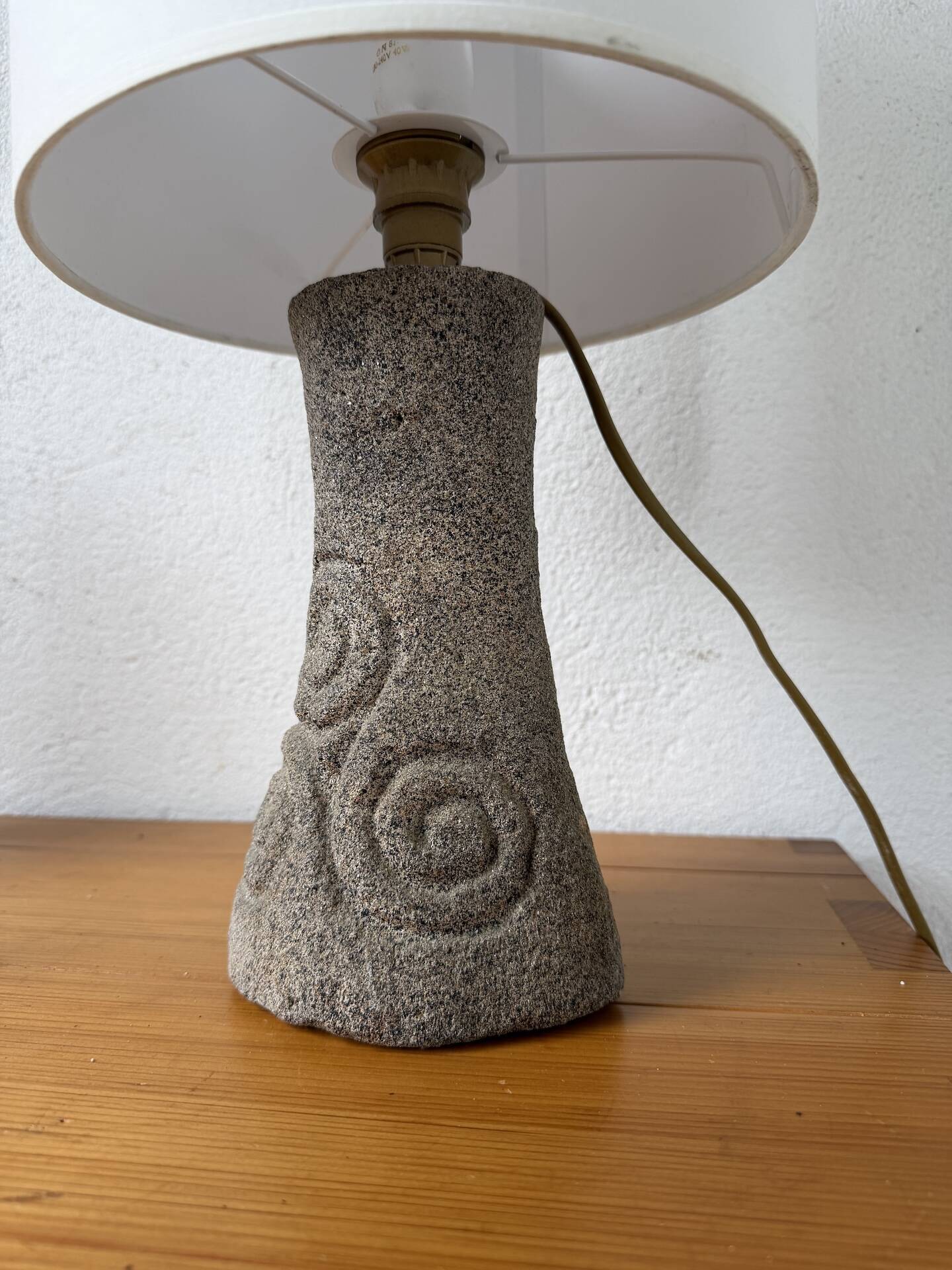 Lampe de bureau ou de table granit pierre sculptée 1970