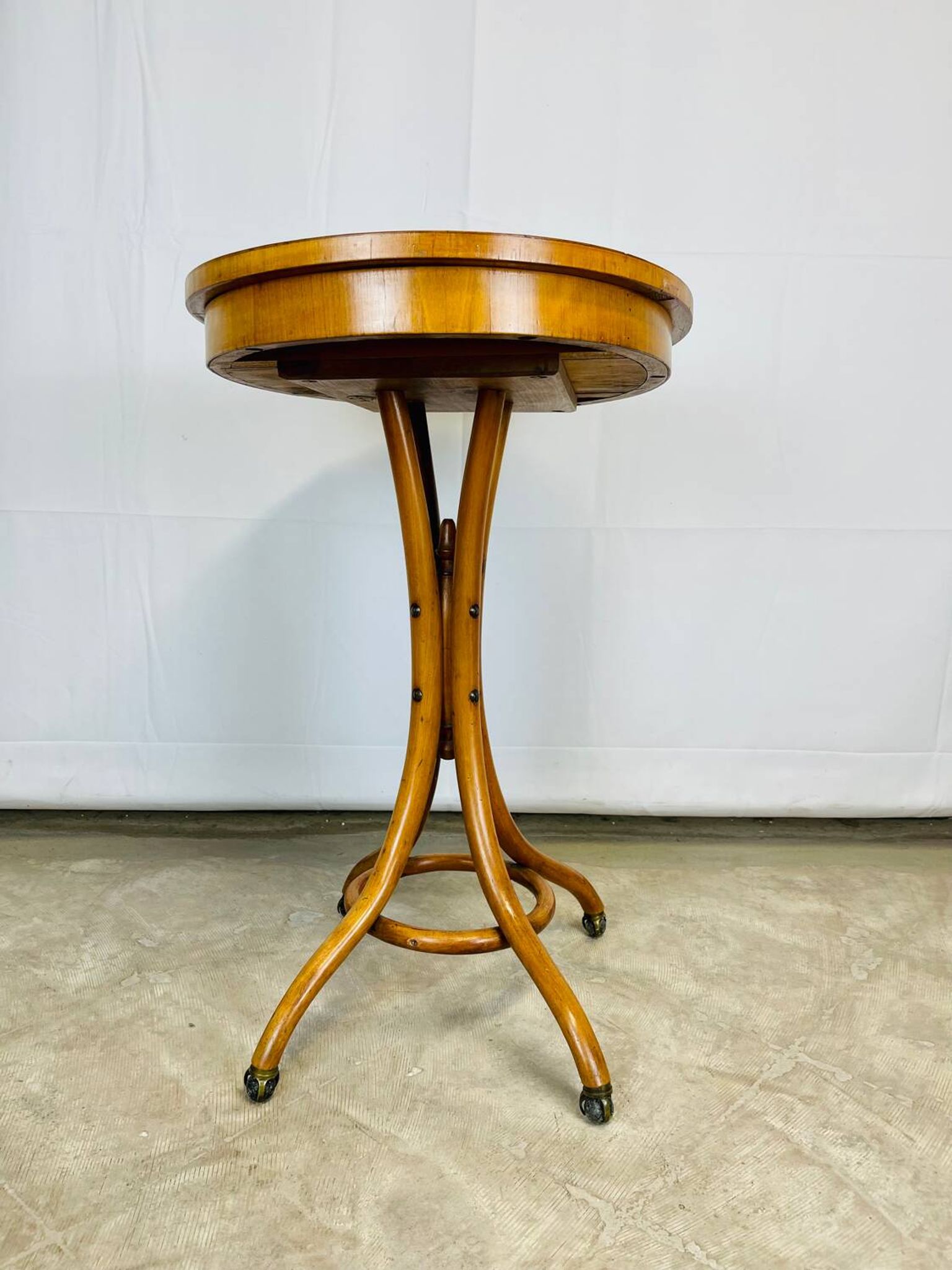 Guéridon, table d'appoint Thonet