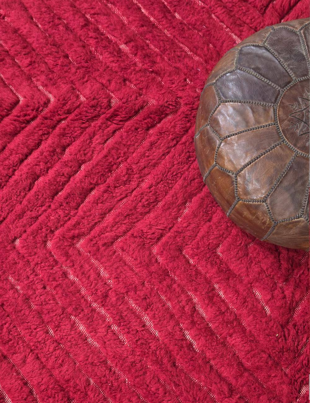 Contemporary Red Carpet - 300 x 250 cm