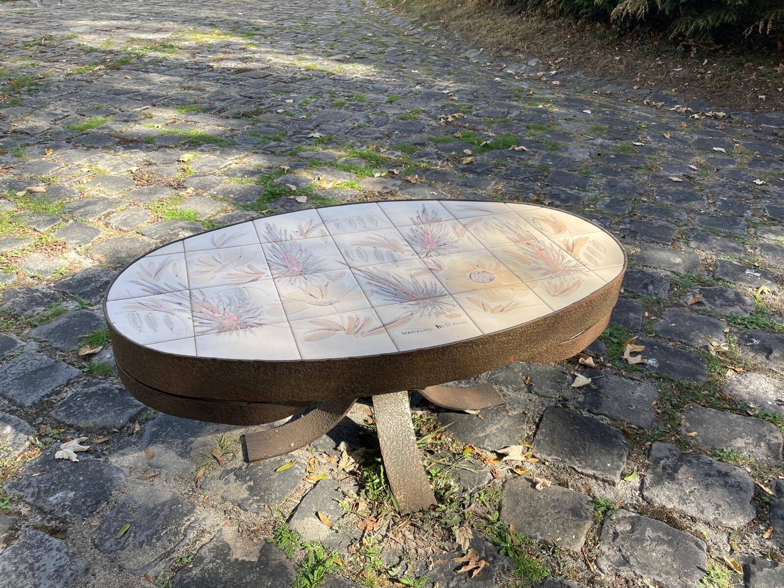 Vallauris coffee table The Wheel