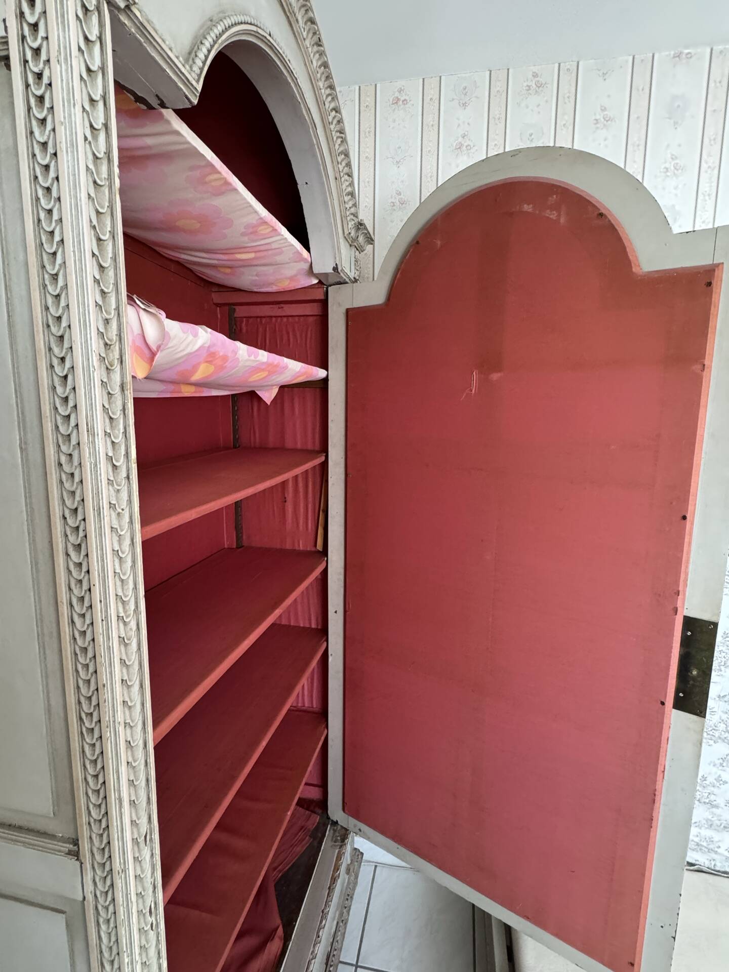 Tall antique wardrobe Hopilliart & Leroy