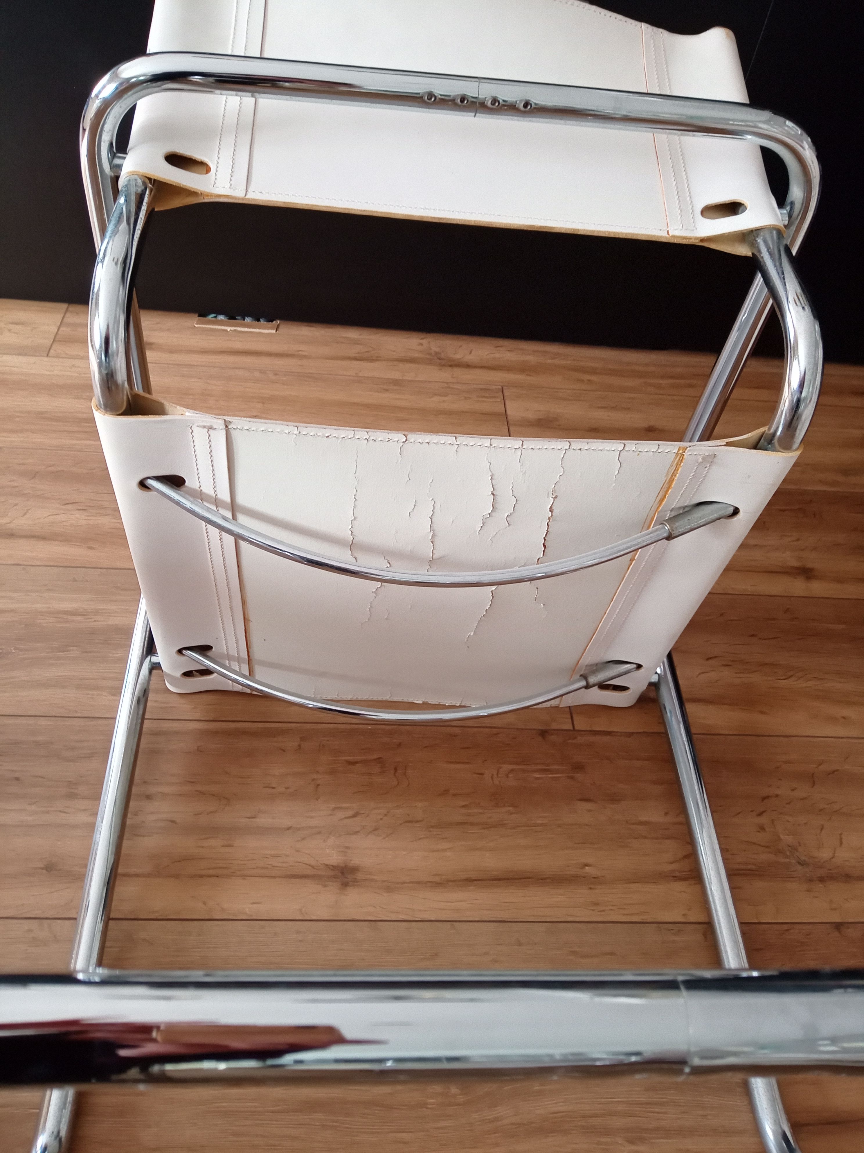 Set of 4 Cantilever Bahaus armchairs in off-white leather, chrome tubular base