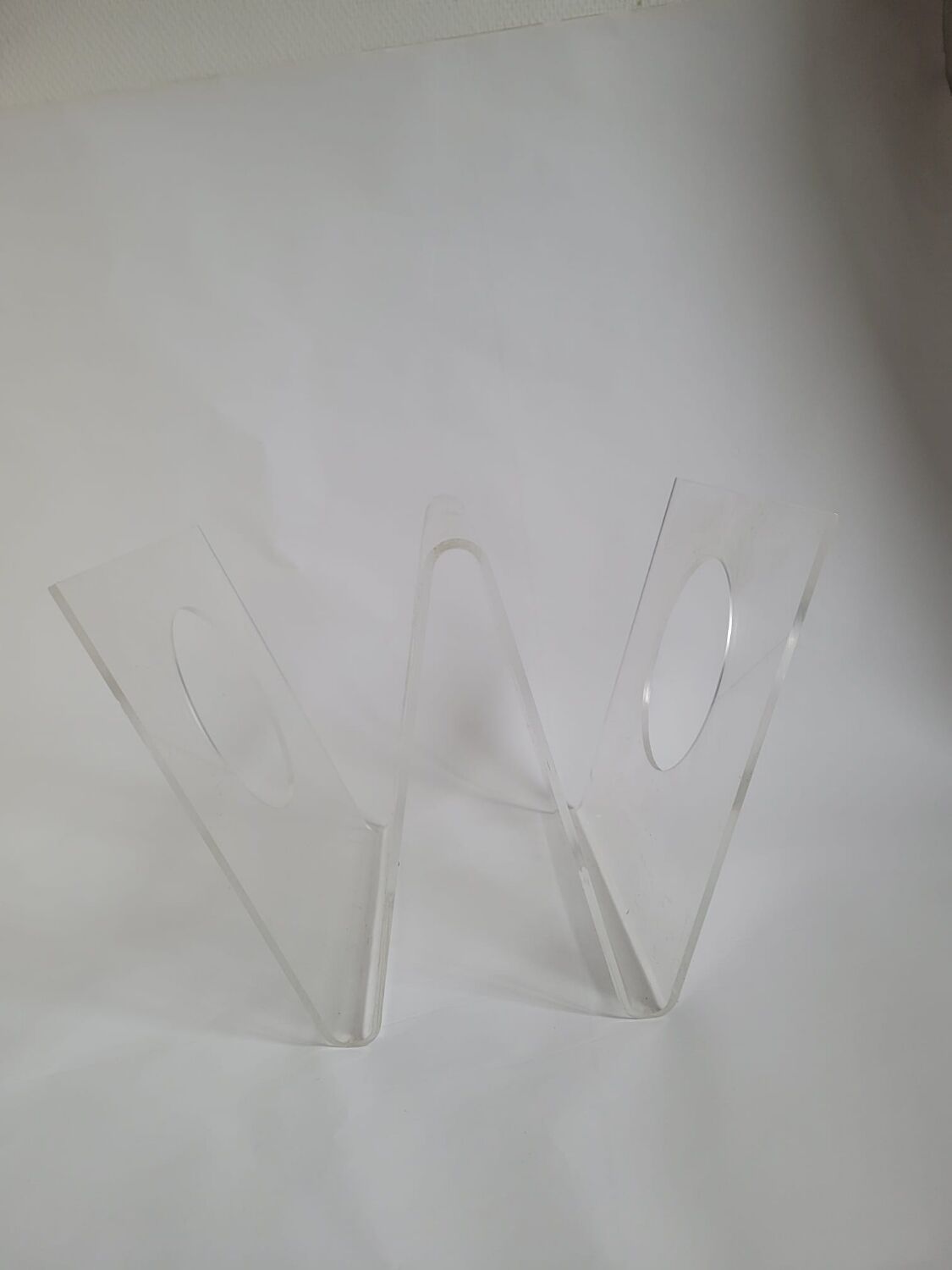 Plexiglas magazine holder